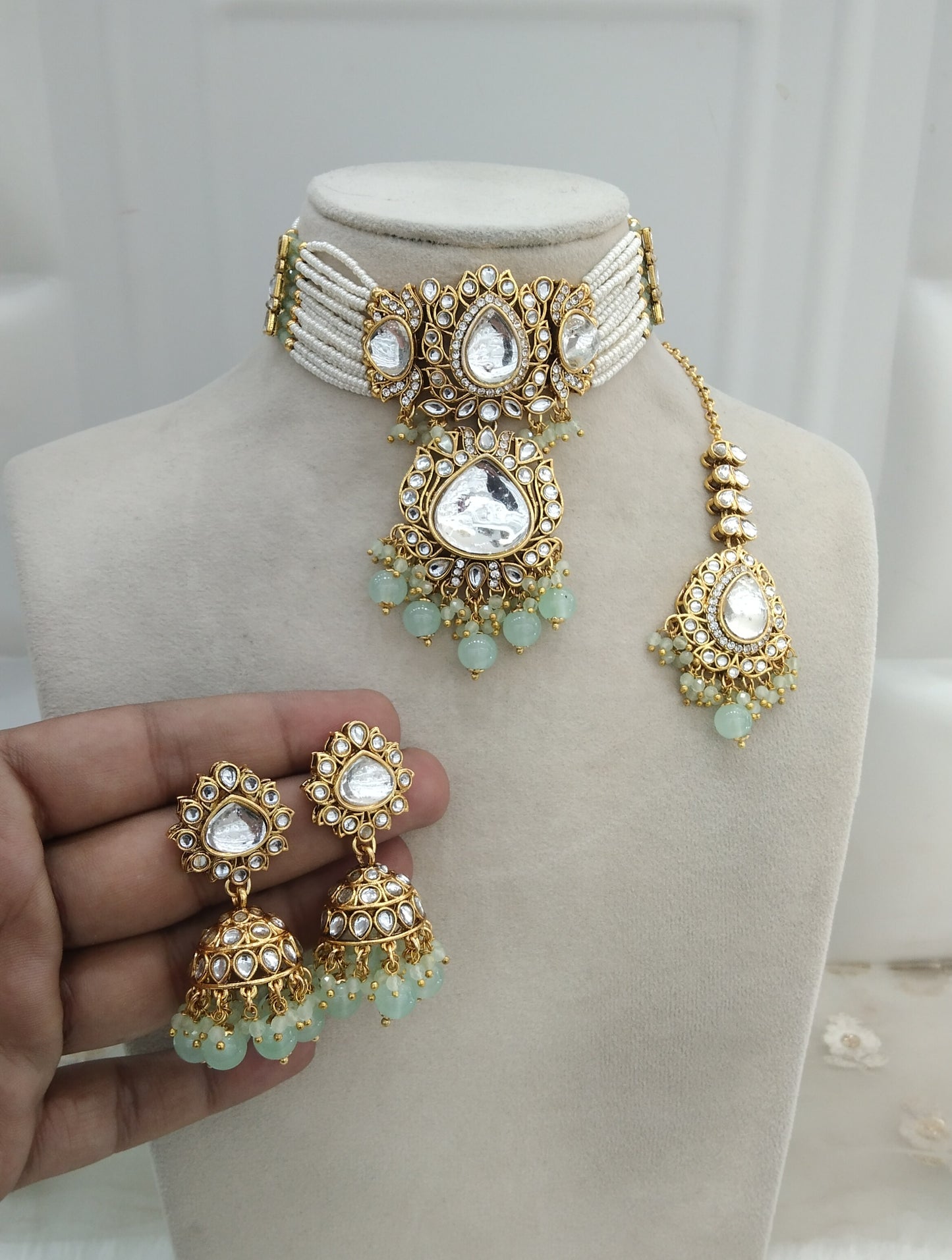 Pista Kundan Choker Jewellery Udvita Set