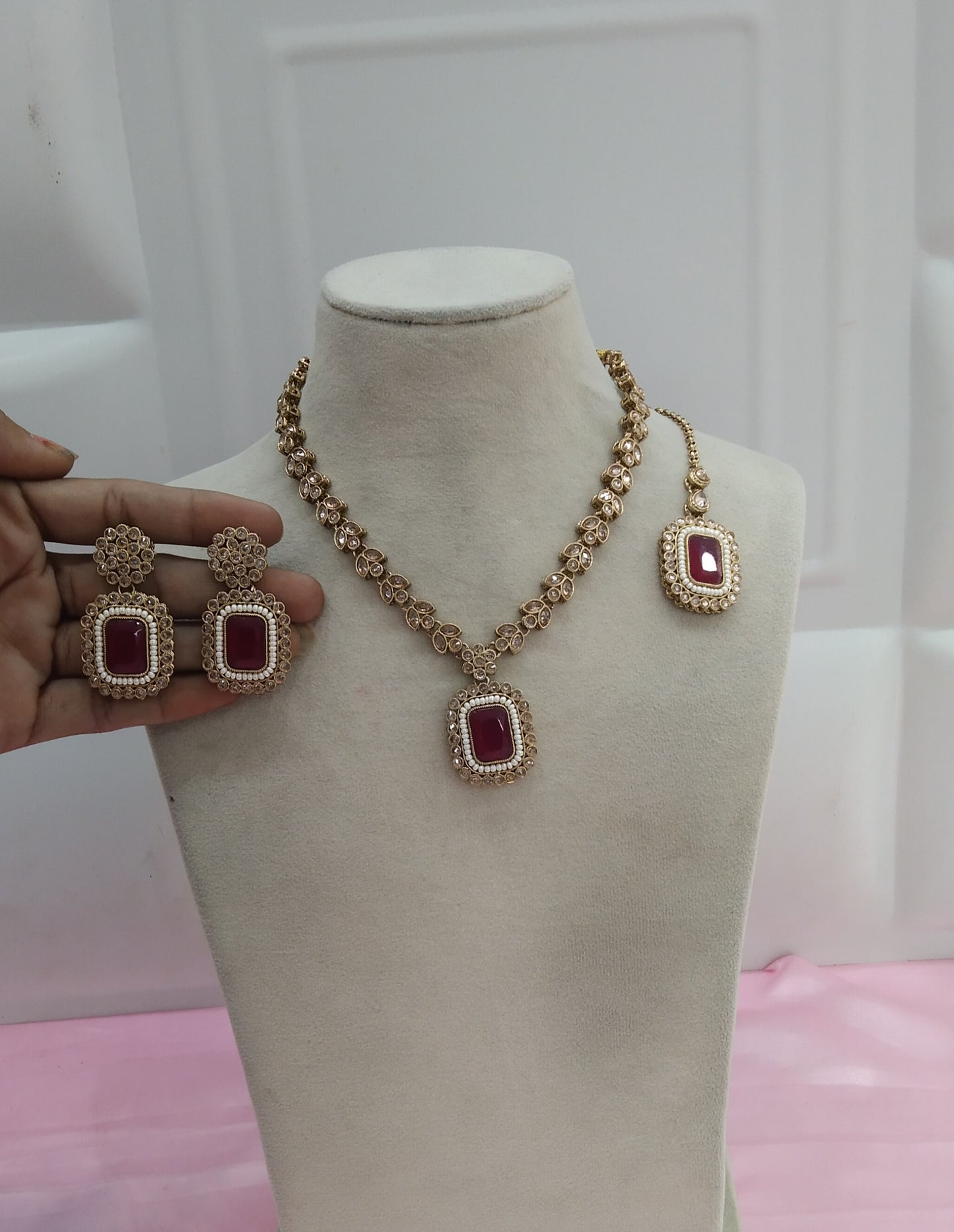 Maroon Necklace Jewellery Rishi Set