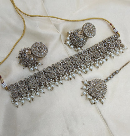 Antique white crystal White Choker Jewellery Mika Set