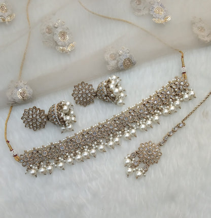 Antique White Choker Jewellery Area Set