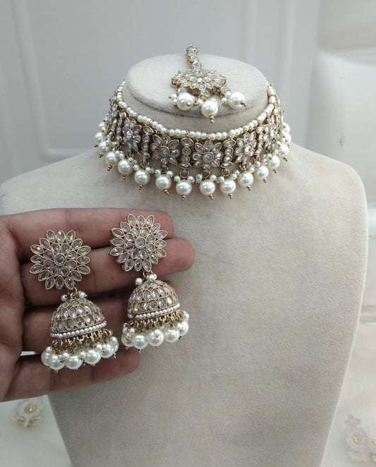 Antique White Choker Jewellery Area Set