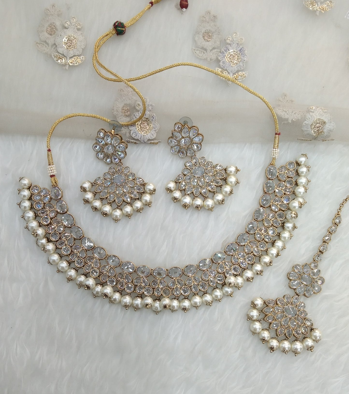 Antique White necklace Jewellery Burbank Set