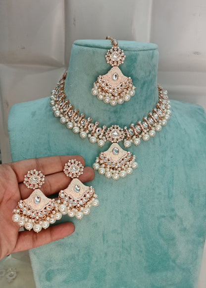 White Kundan 21 Karet Necklace Jewellery Hipi Set