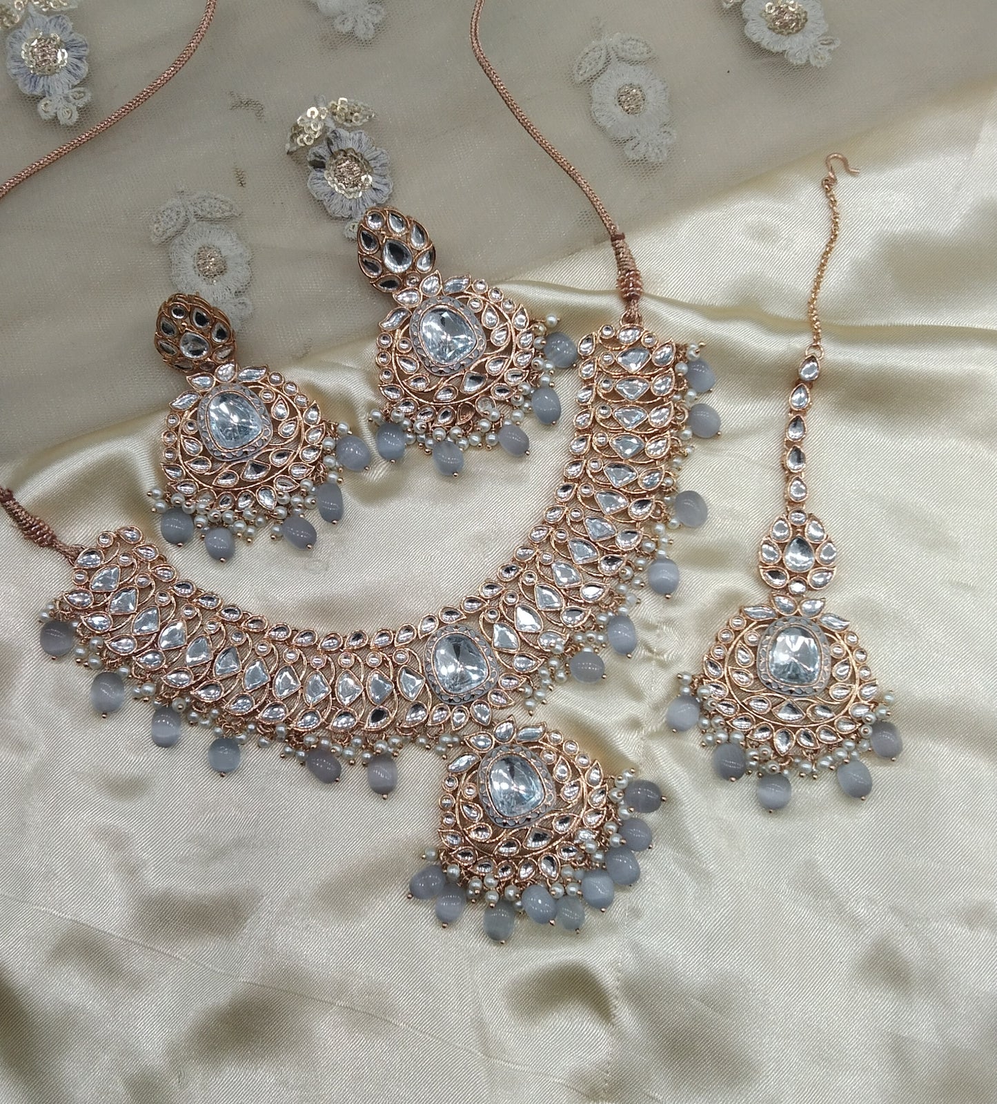 Grey Kundan 21 Karet Necklace Jewellery Hari Set