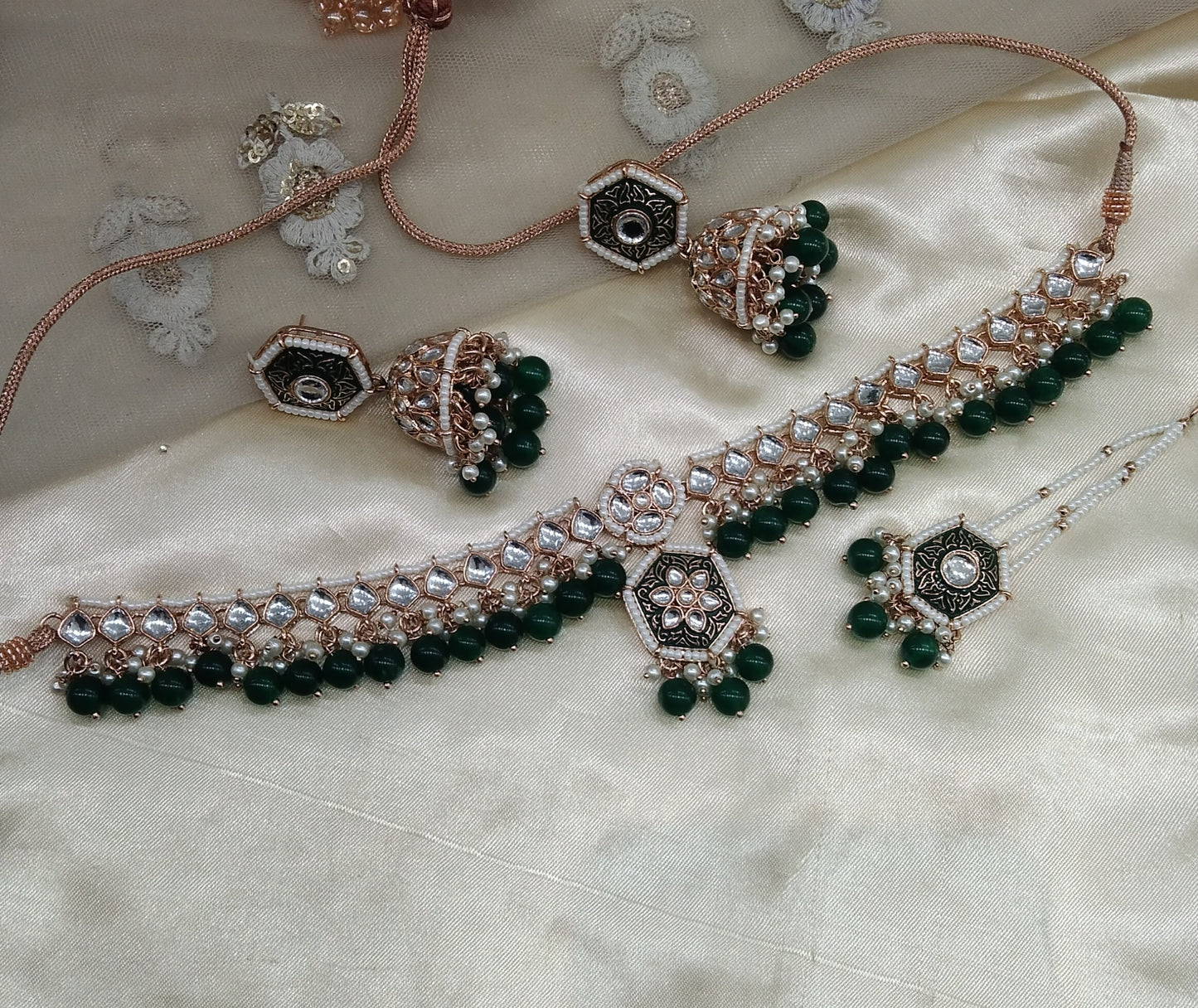 Green Kundan 21 Karet Necklace Jewellery Preserve Set