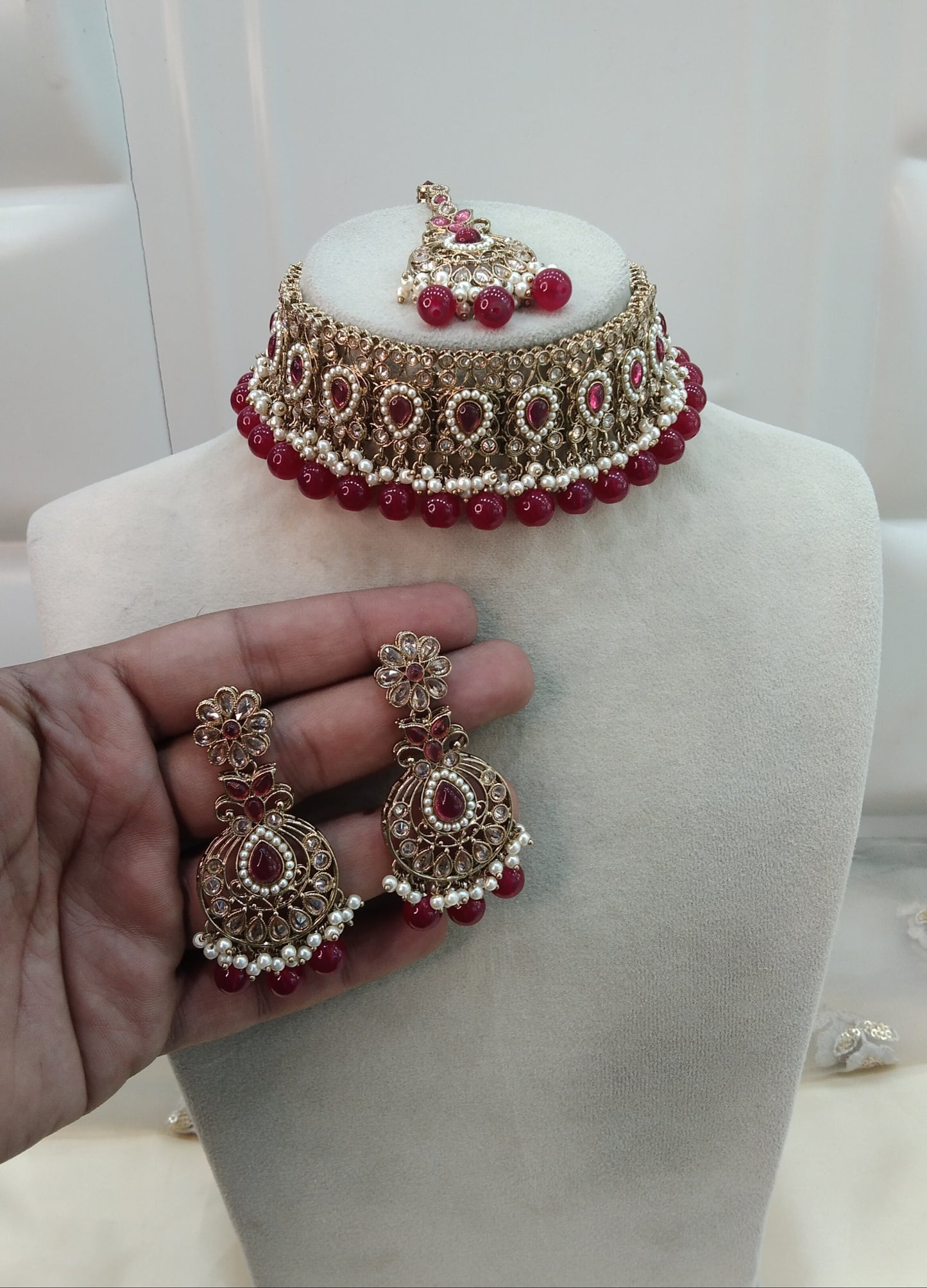 Ruby Choker Jewellery Winni Peg Set