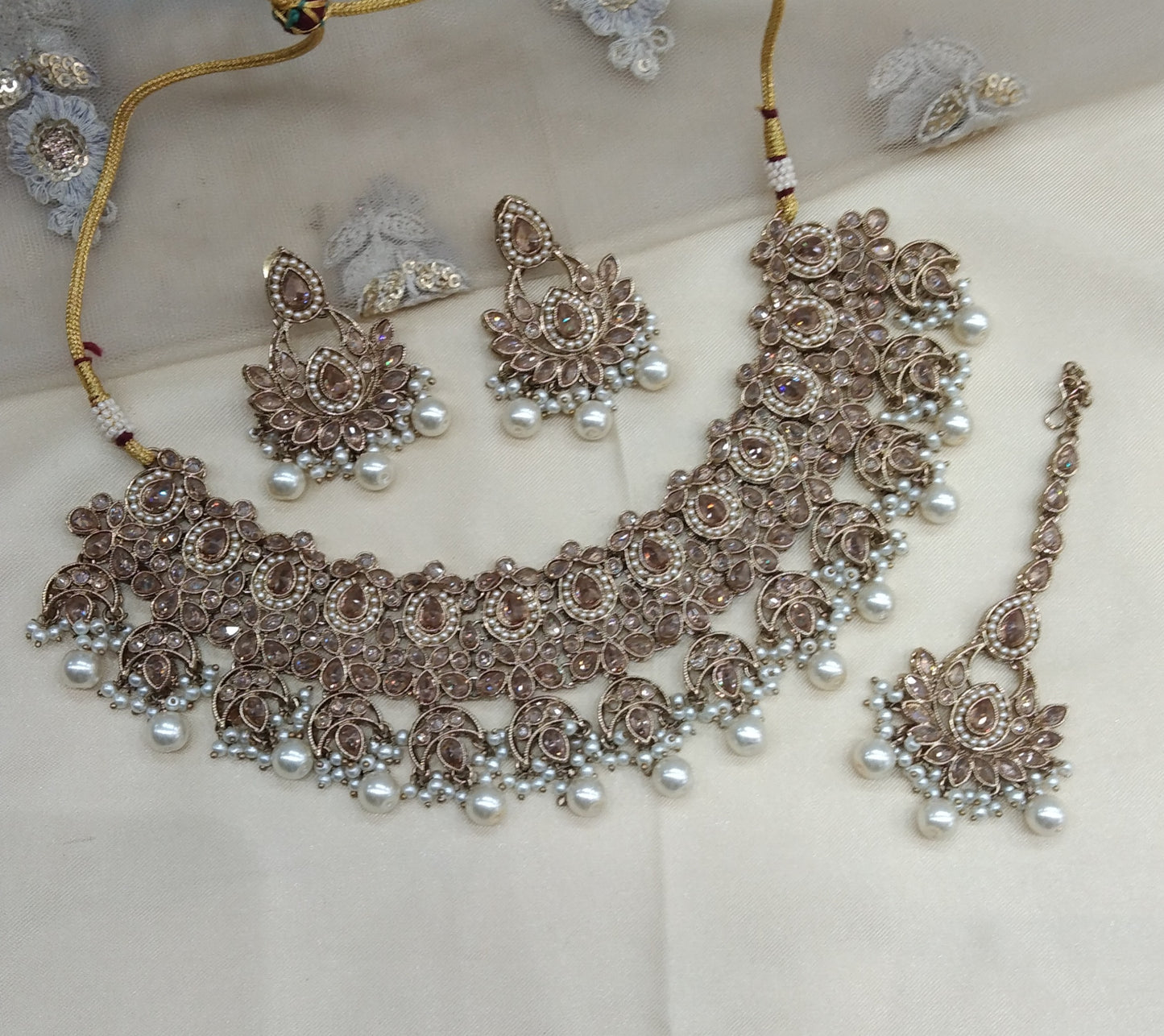 Antique White Necklace Jewellery Jani Set