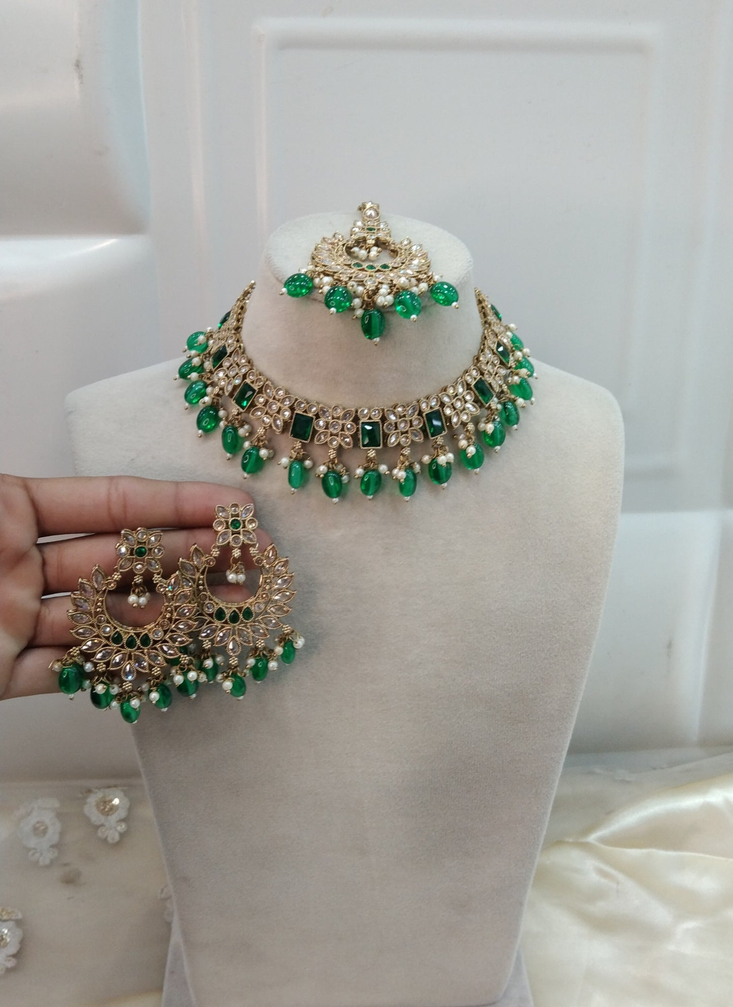 Green Necklace Jewellery Hiki Set
