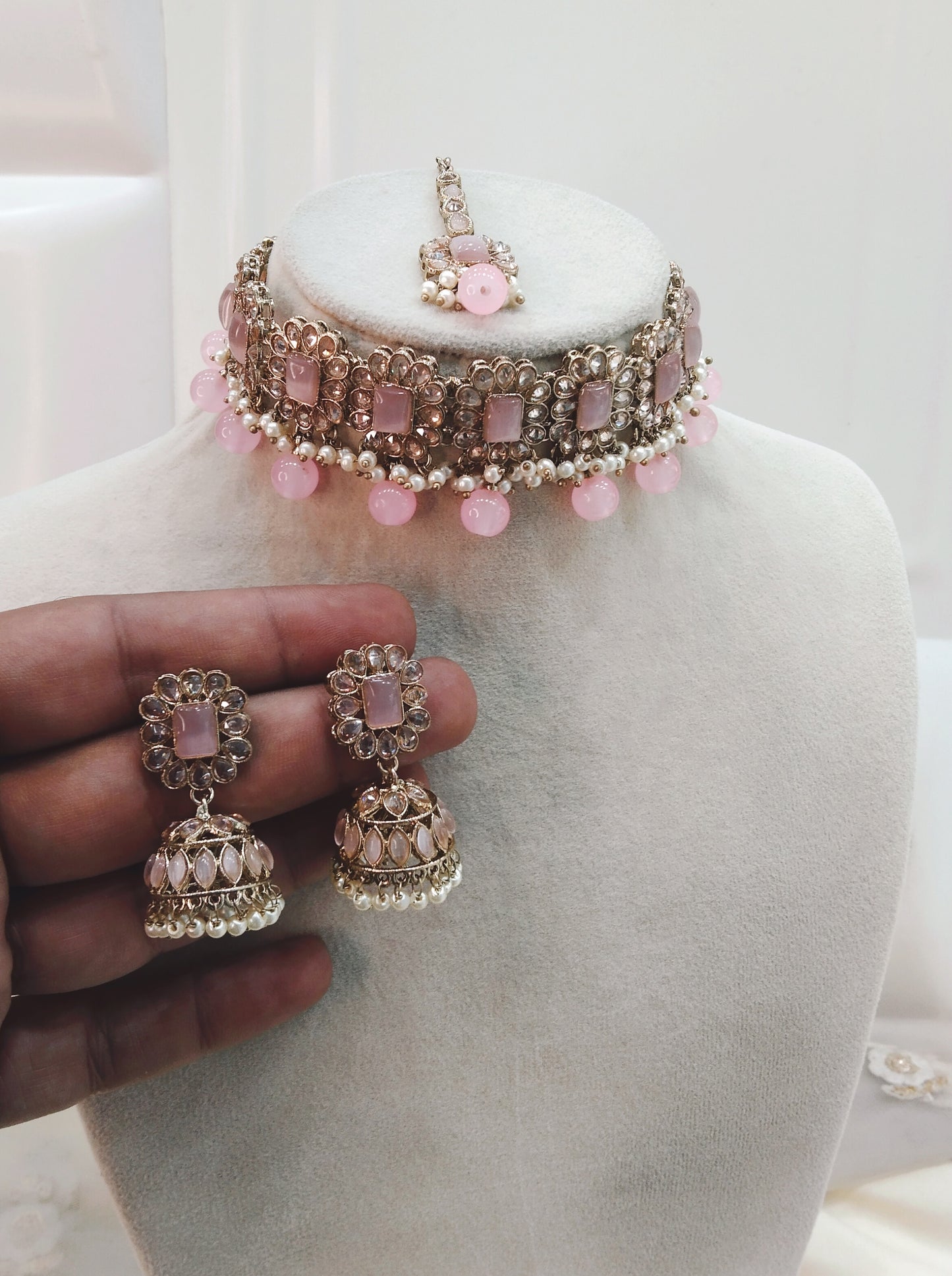 Pink Choker Jewellery Cinema Set