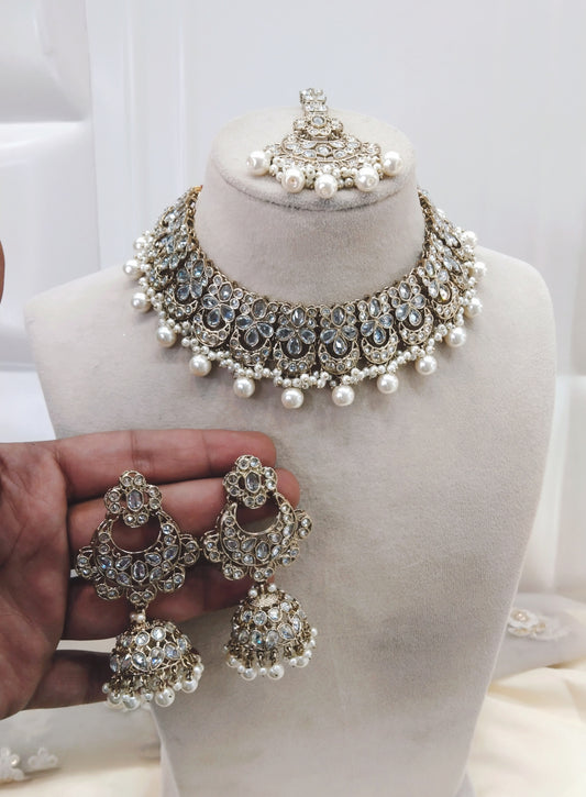 Antique White Necklace Jewellery Check Set