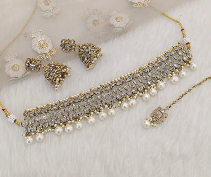 Antique White Choker Jewellery Boy Set