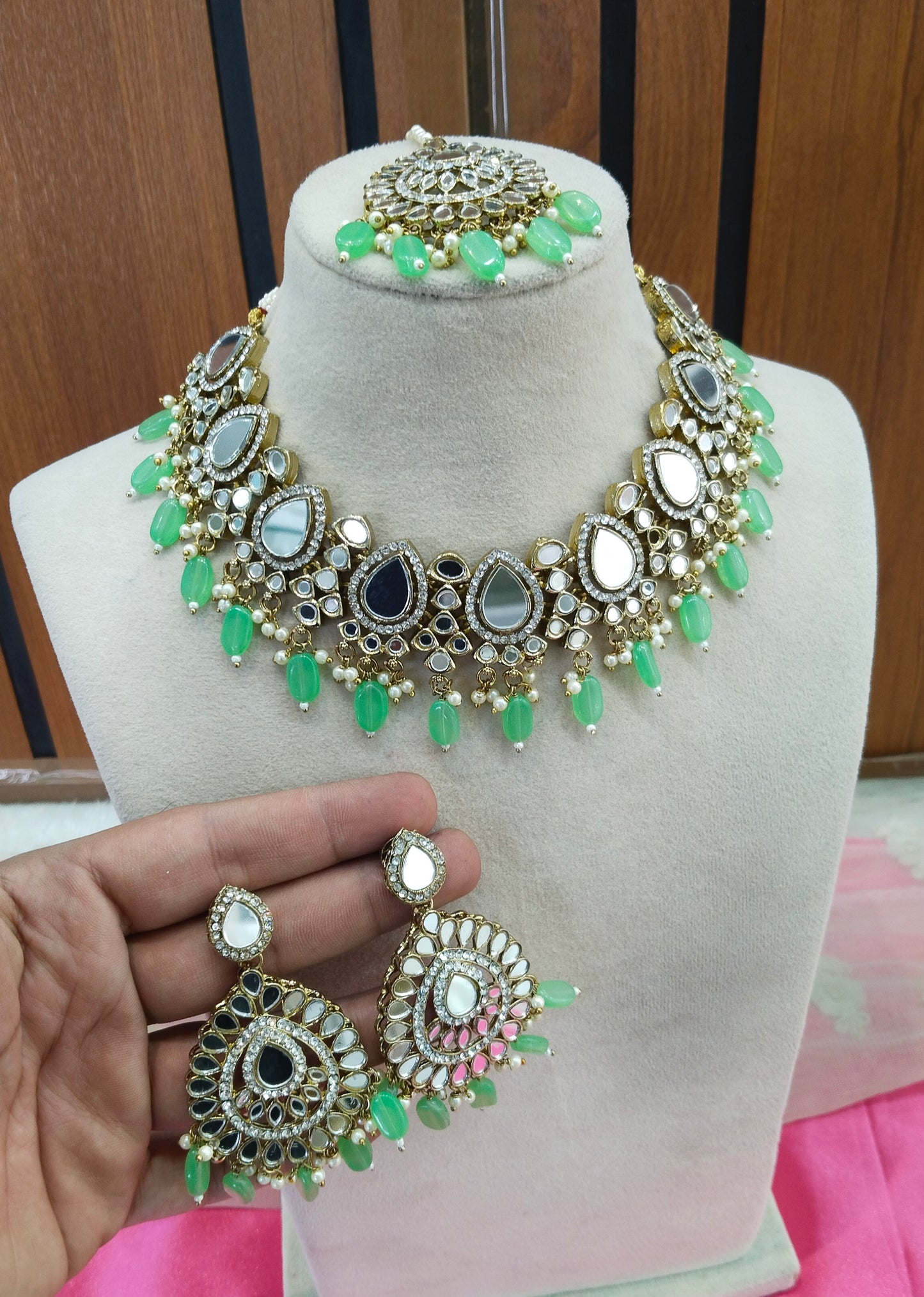 Pista Necklace Jewellery Zoa Set