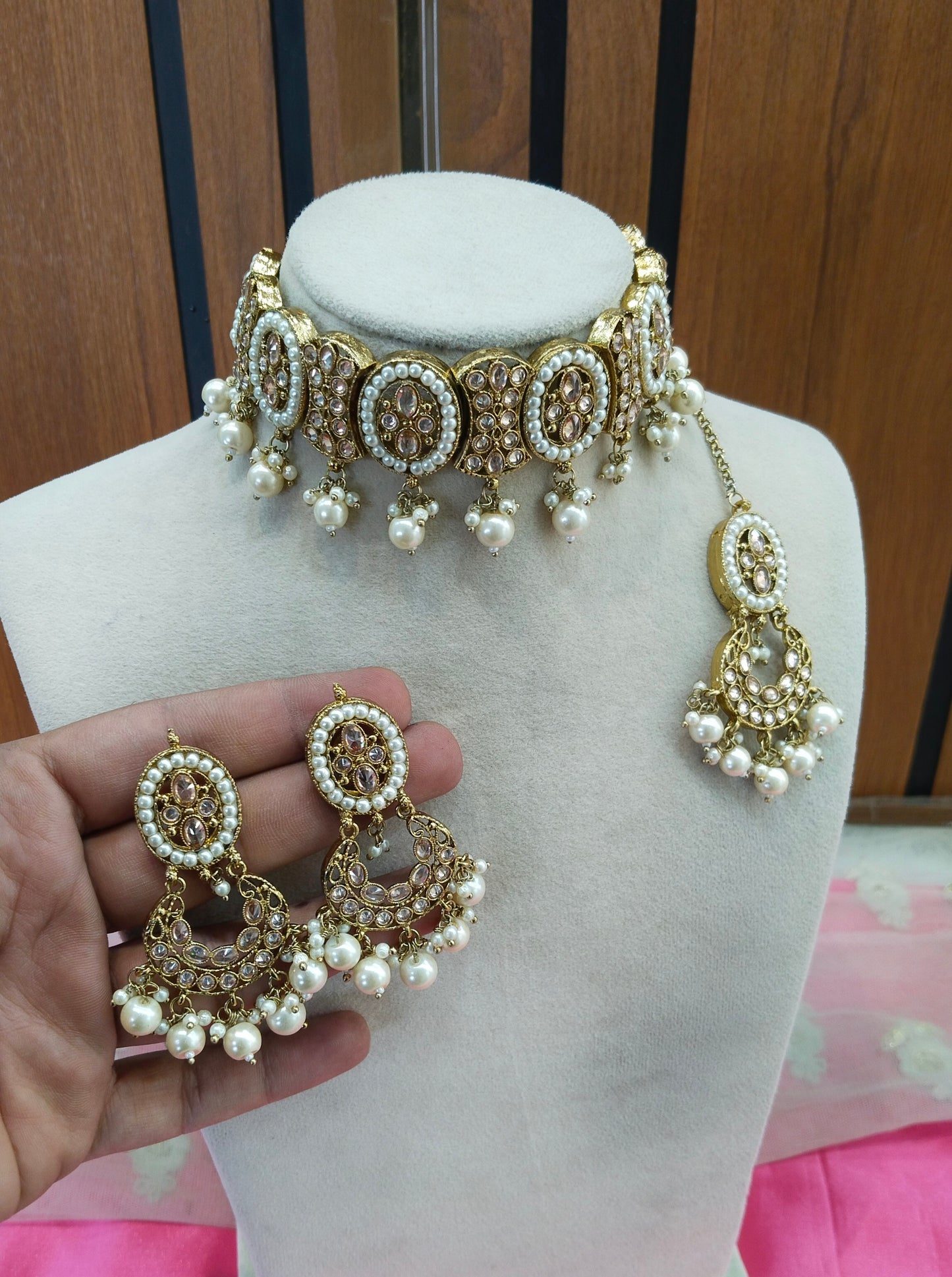 Antique Gold Choker Jewellery  Mila Set