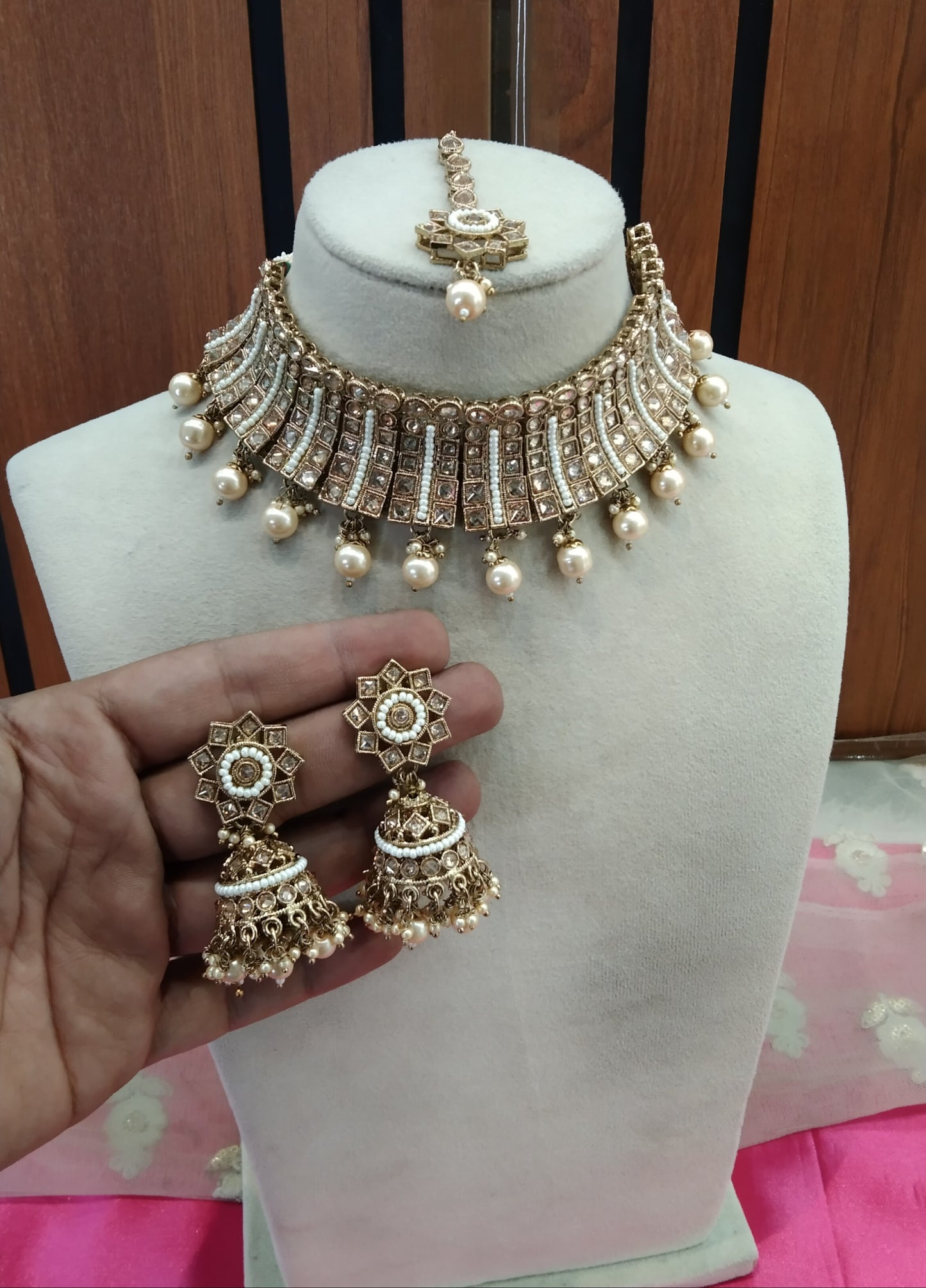 Antique Gold Choker Jewellery Armaan Set
