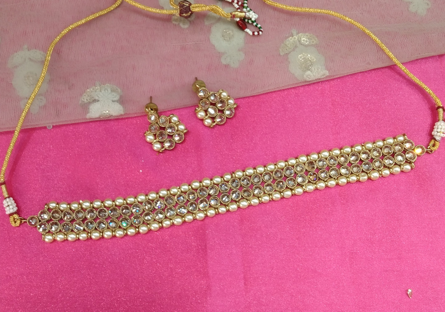 Antique Gold Choker Jewellery Armaan Set
