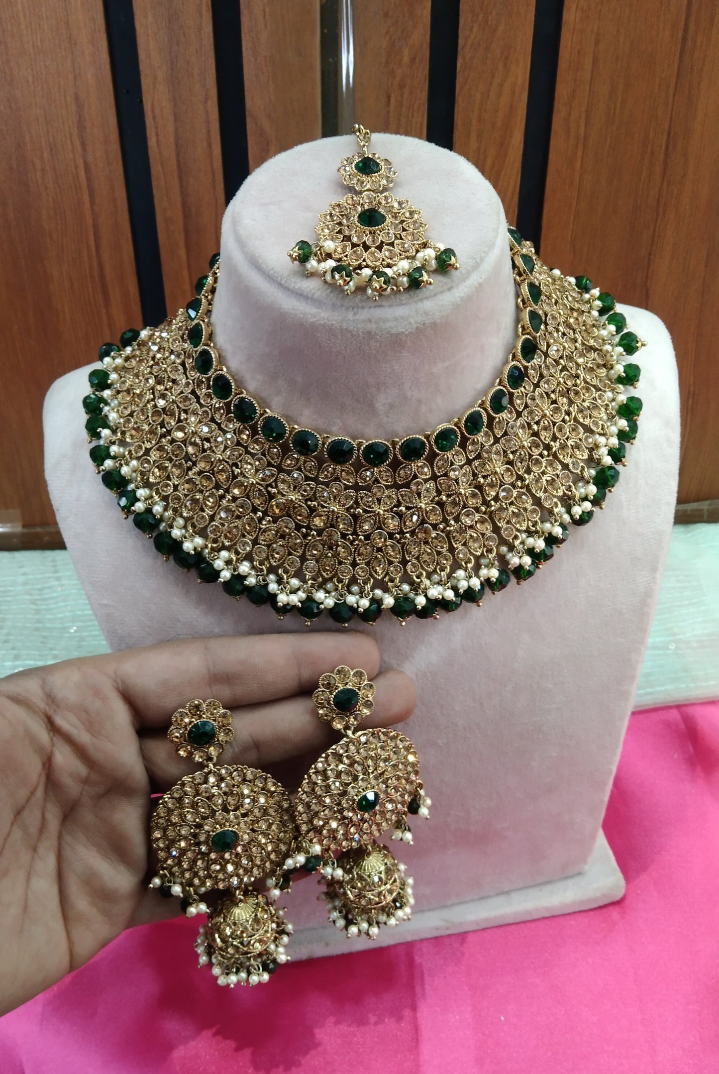 Green Necklace Jewellery Darwin Set
