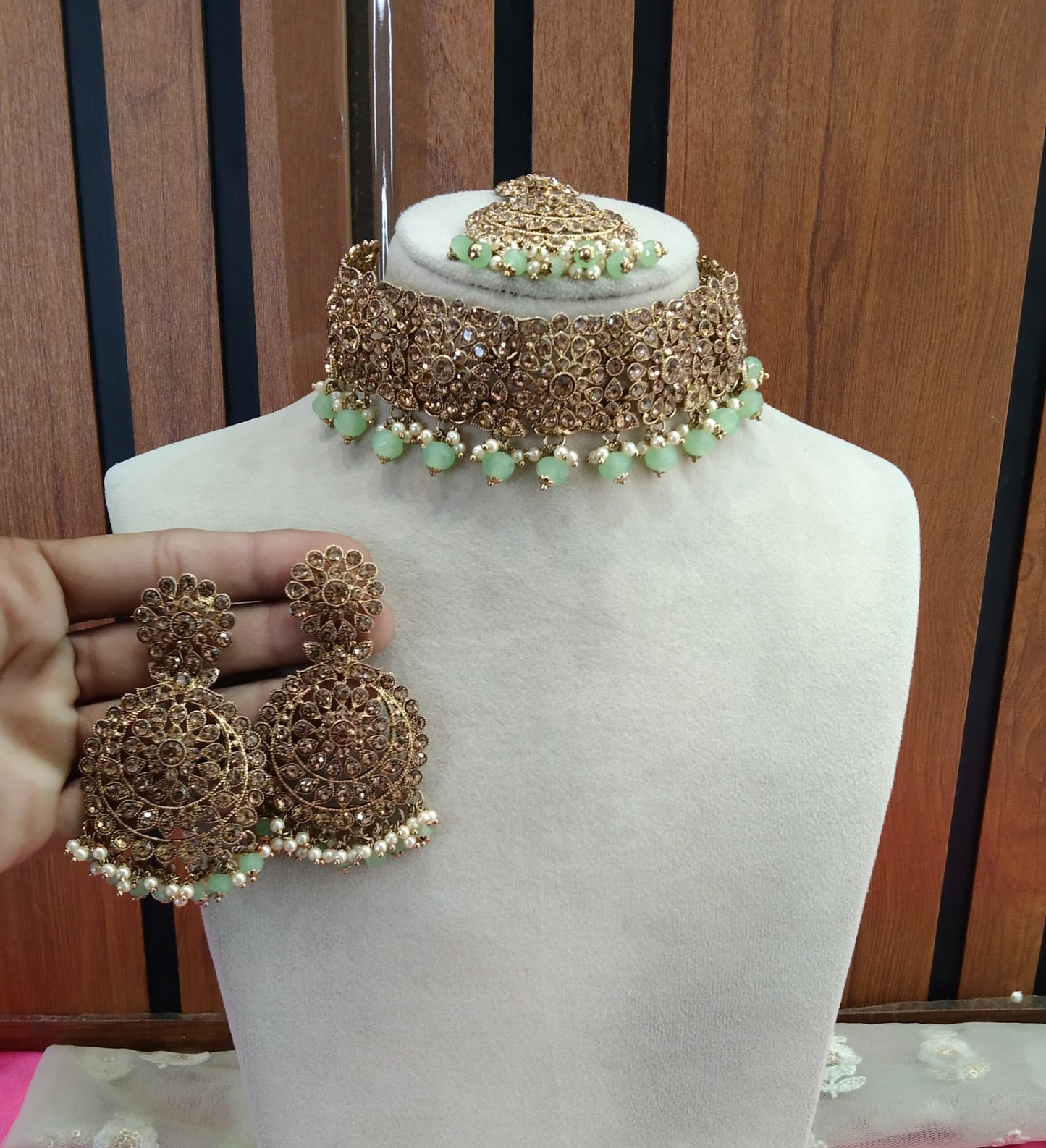 Pista Choker Jewellery West Orange Set