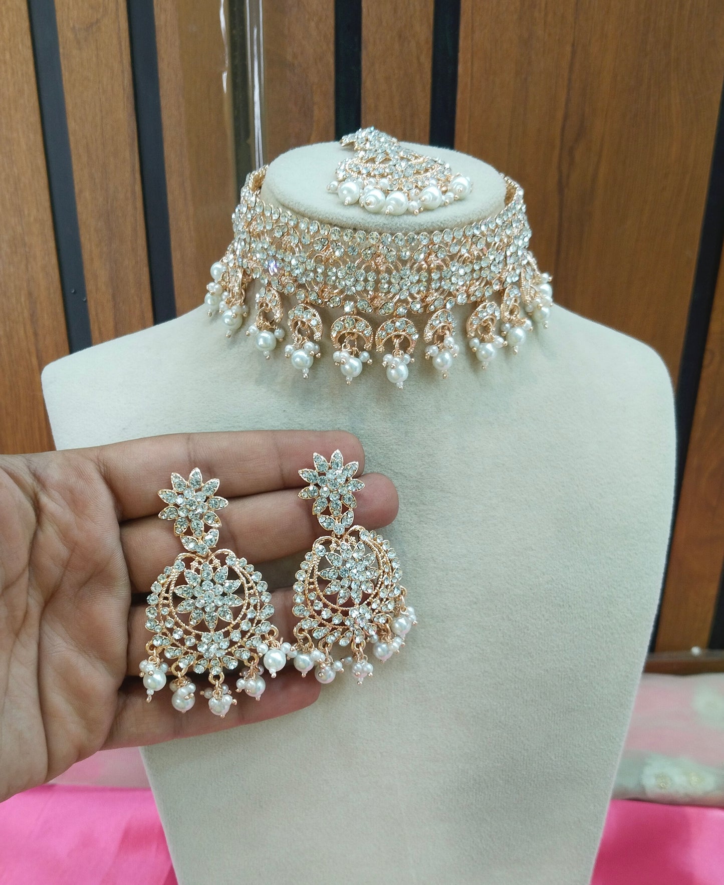 Rose White Choker Jewellery Princeton Set