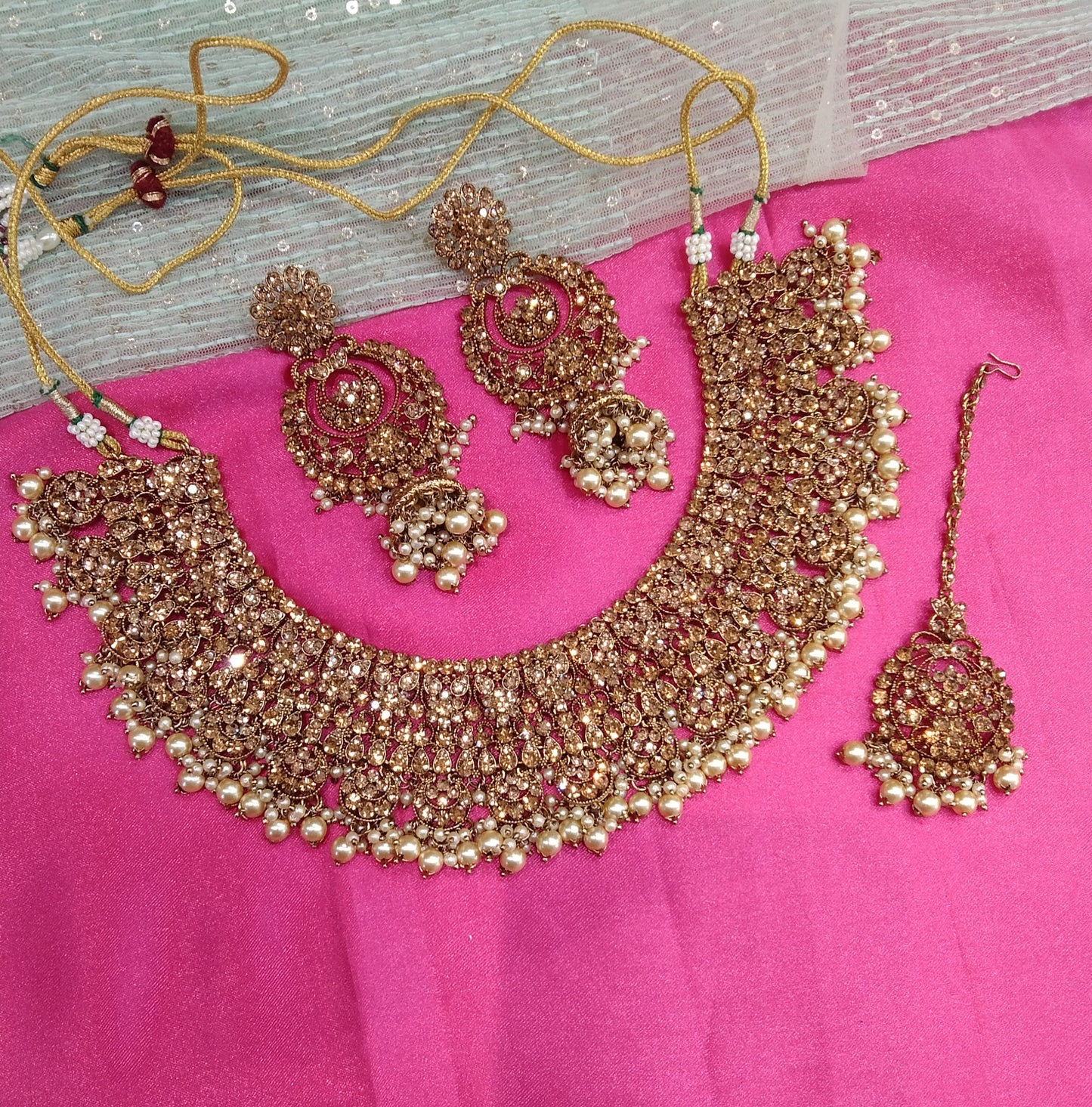 Anique Gold Necklace Jewellery Perm Set