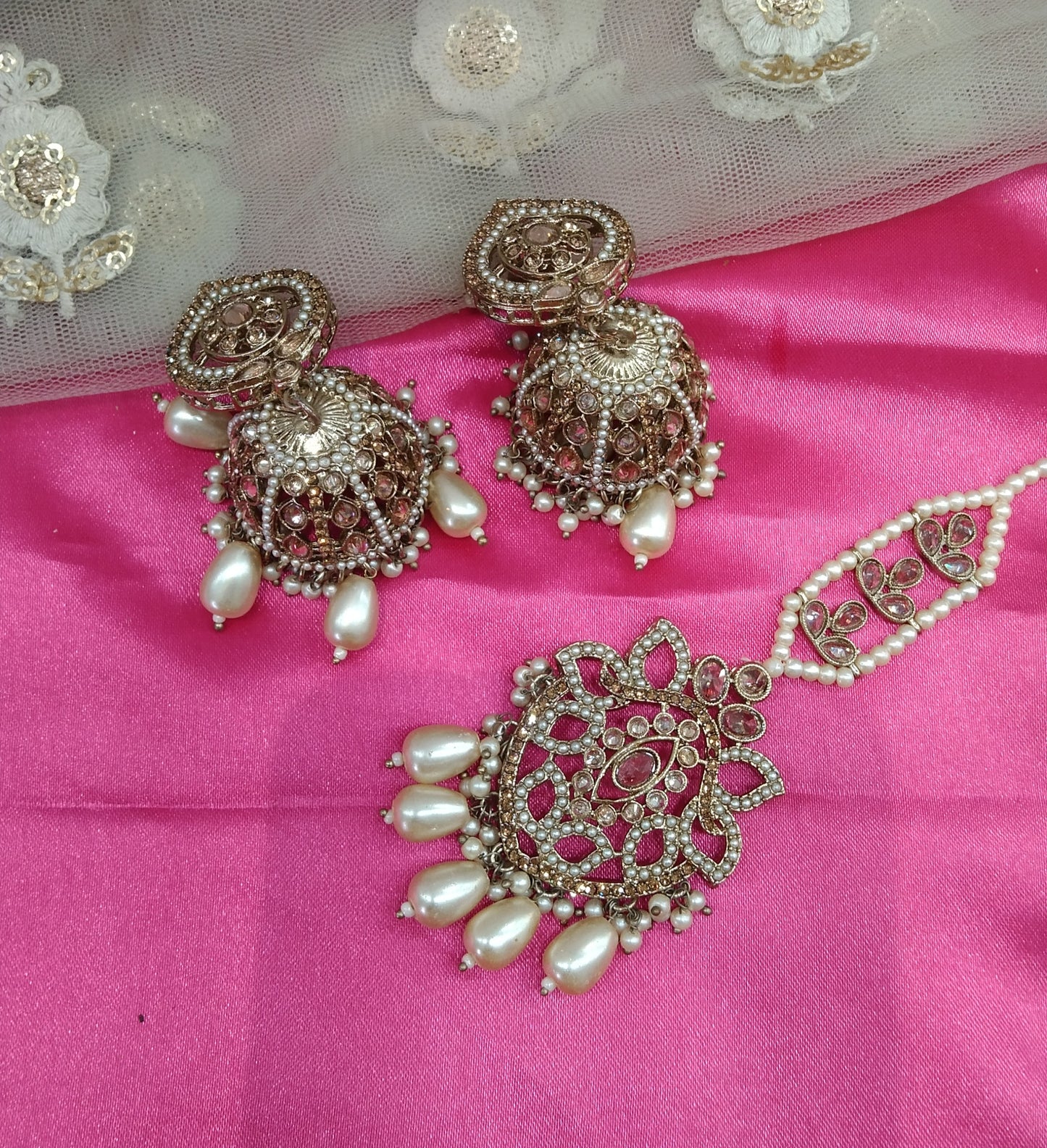 Antique Gold Jhumka Veer Bollywood Earrings Tikka Set