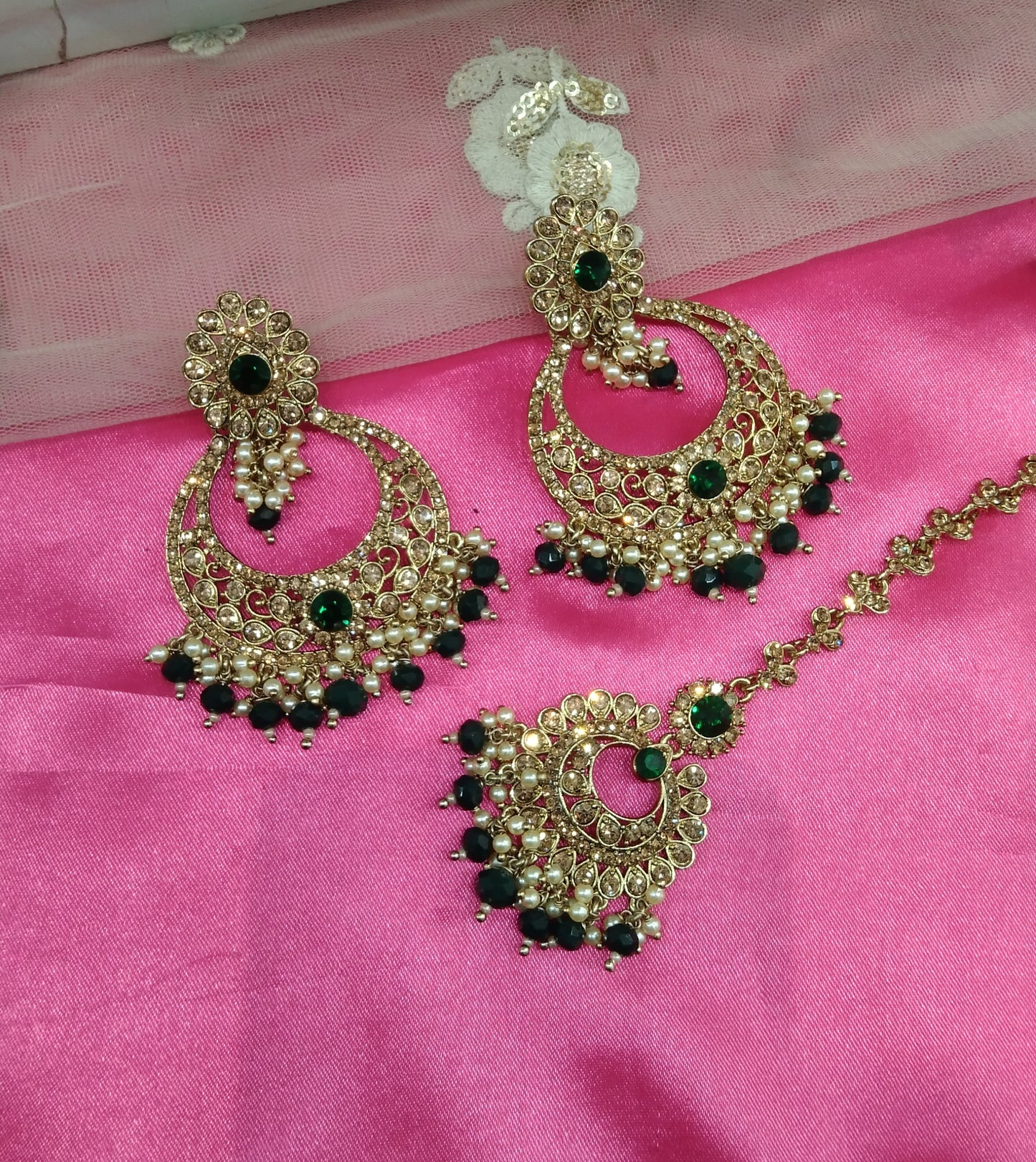 Green Kundan Chnadbali Rupinder Bollywood Earrings Tikka Set