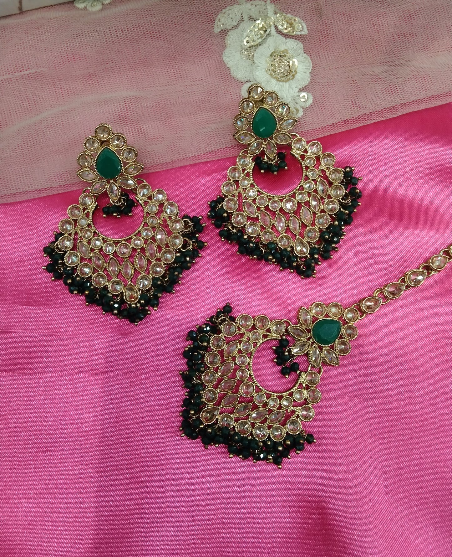 Green Kundan Chnadbali Rupinder Bollywood Earrings Tikka Set