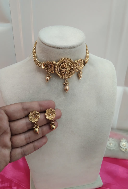 Gold Polki Choker Temple Jewellery Bini Set