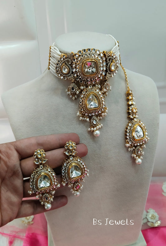 Gold White Kundan Choker Jewellery Meet Set