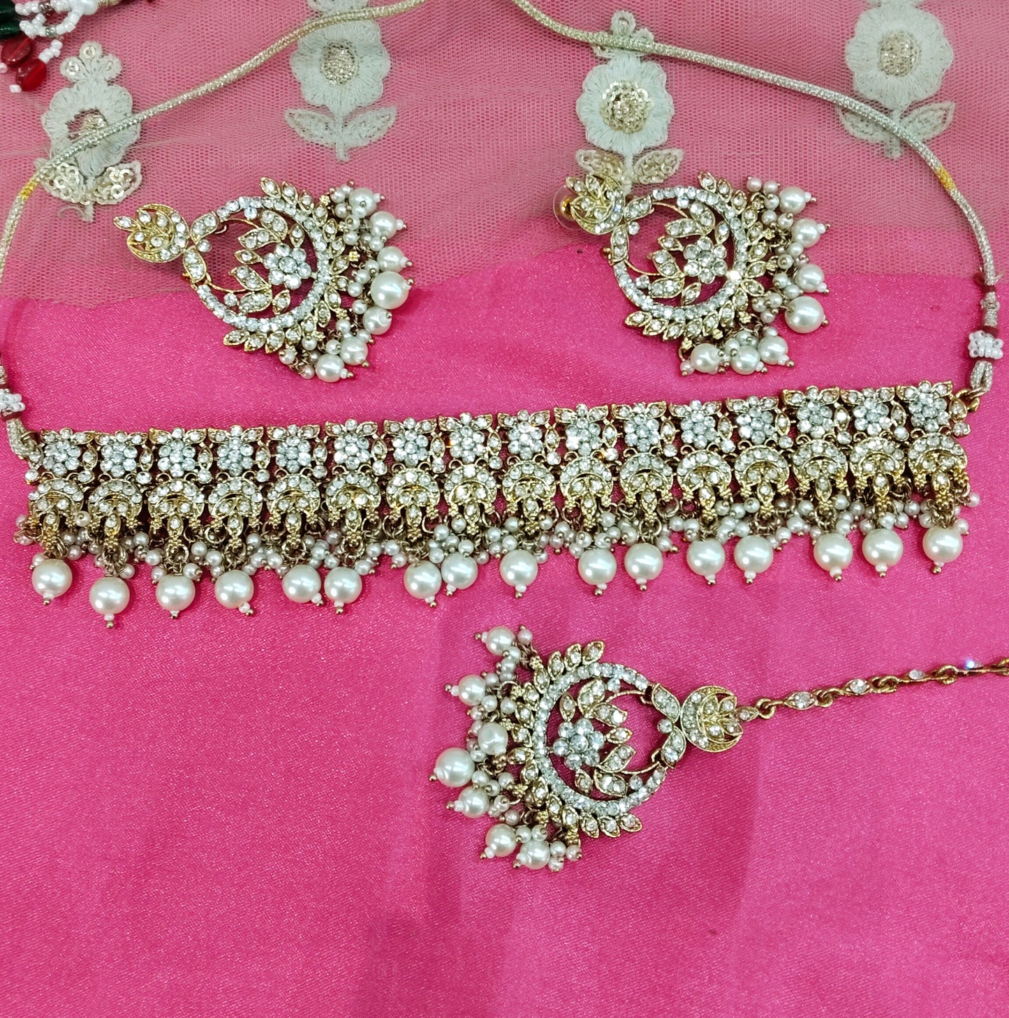 Antique White Crystal Stone Choker Jewellery Siraj Set