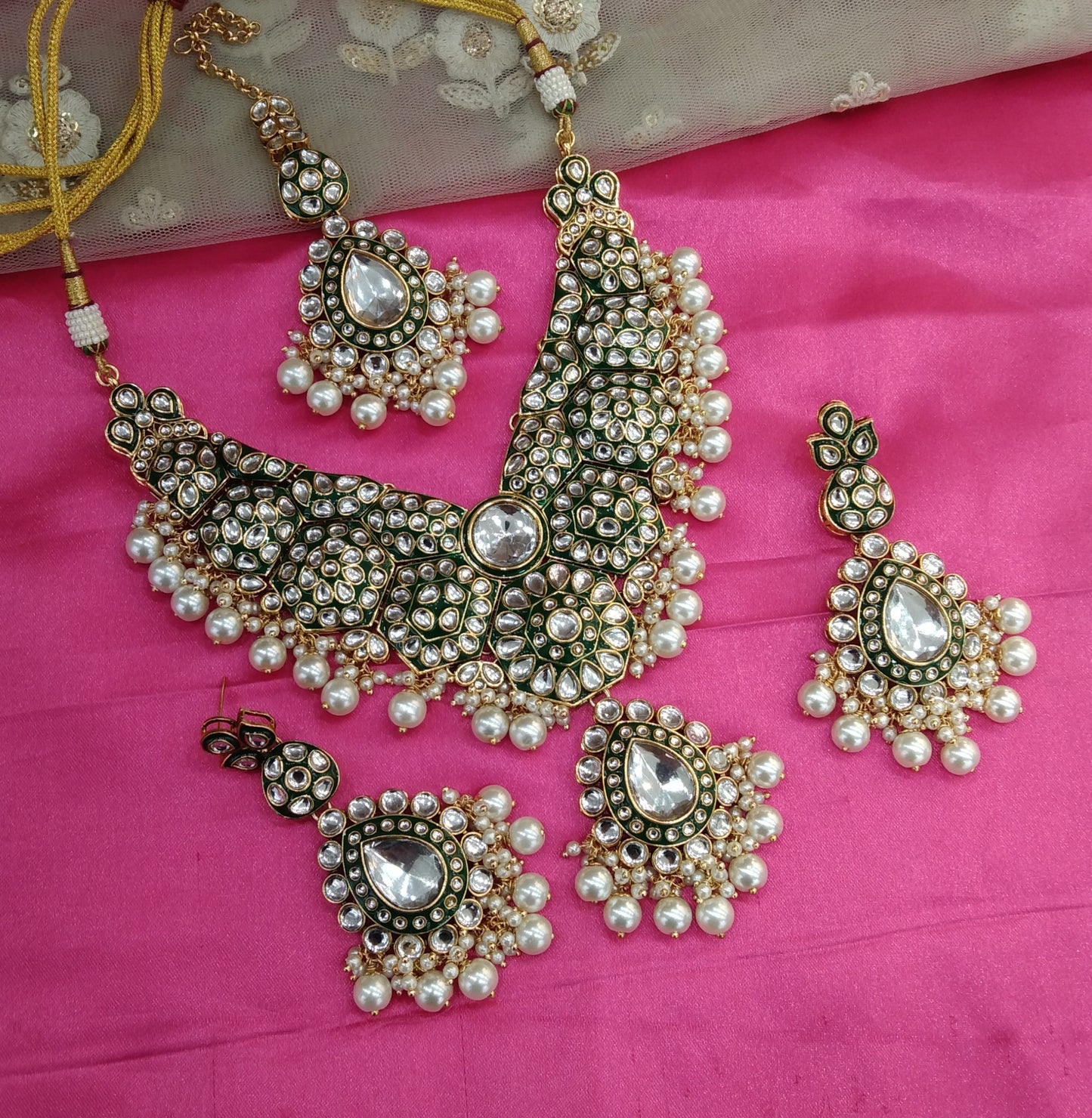 White Kundan Necklace Jewellery Like Set