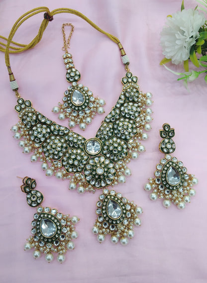 White Kundan Necklace Jewellery Like Set