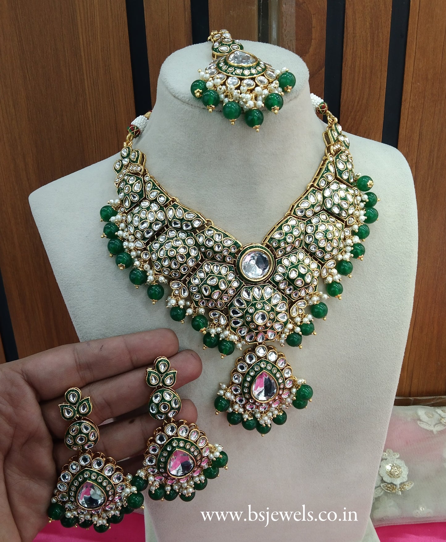 Green Kundan Necklace Jewellery Like Set