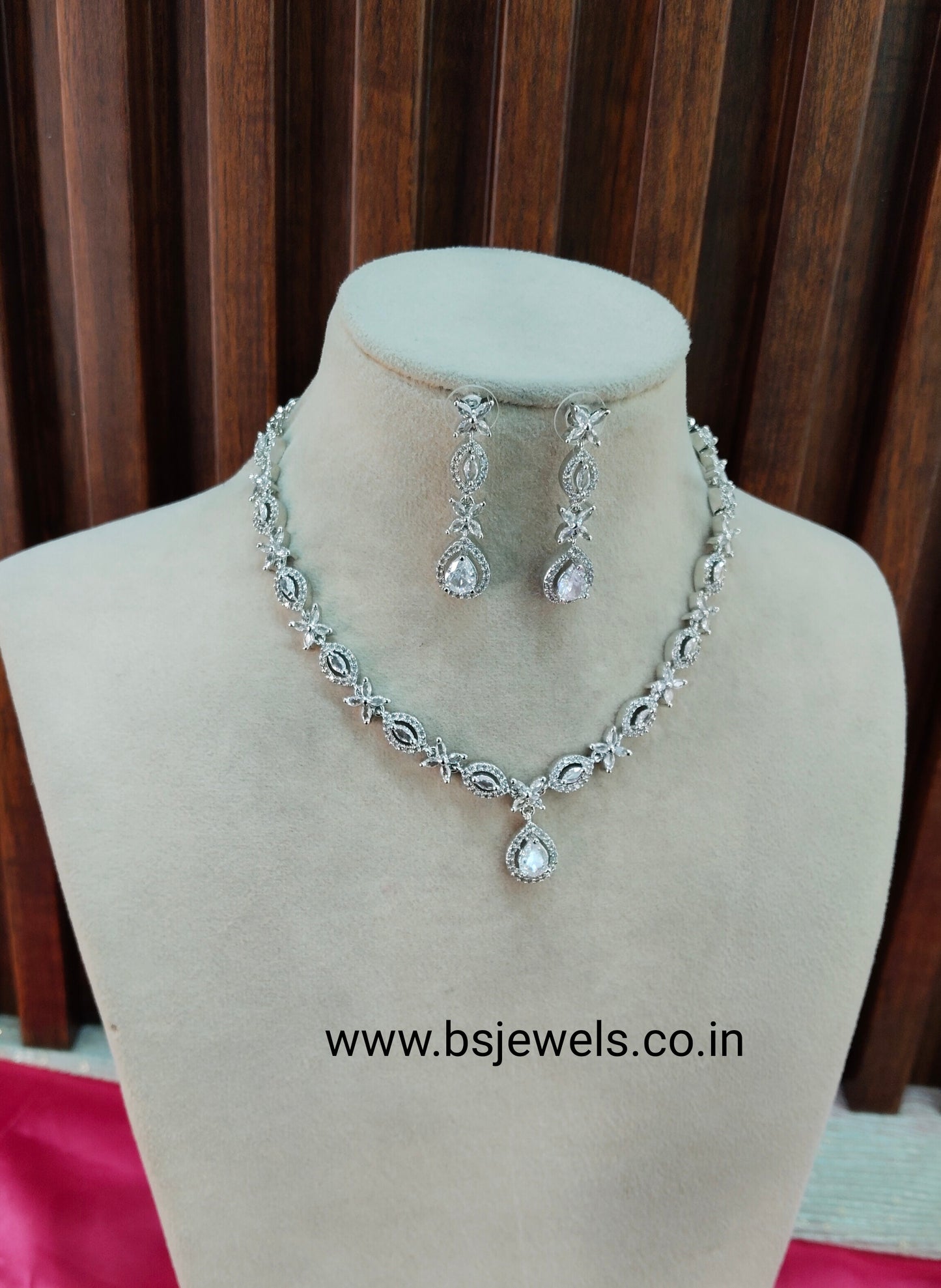 White Silver CZ Necklace Jewellery Berlin Set