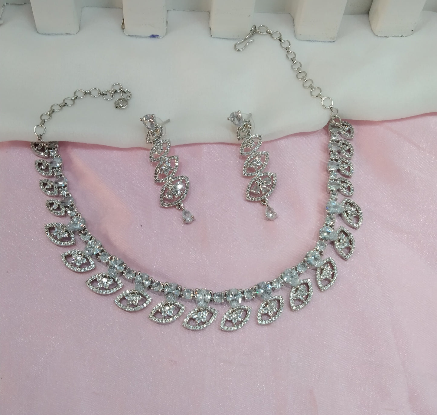 White Silver CZ Necklace Jewellery Scarsdale Set