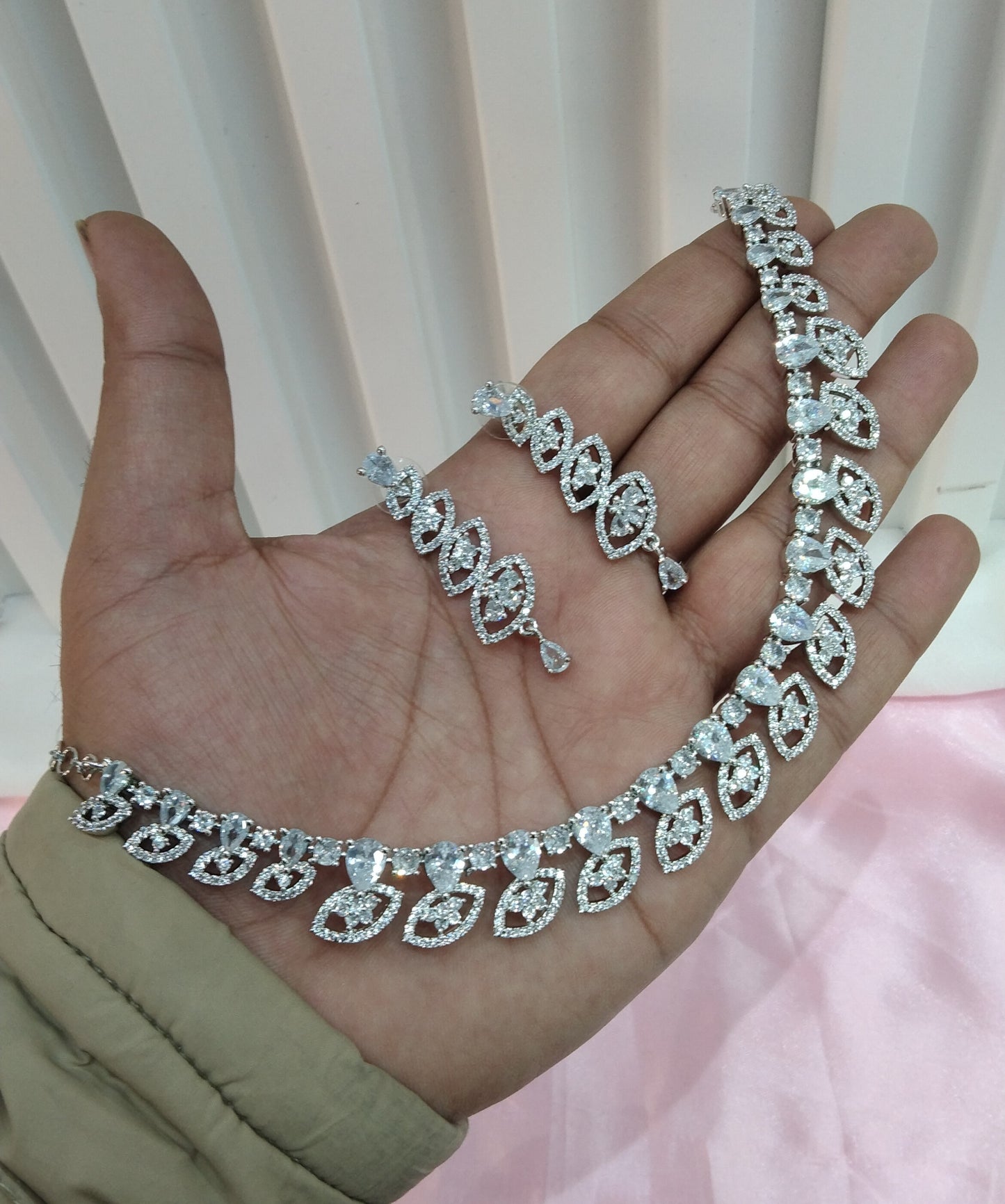 White Silver CZ Necklace Jewellery Scarsdale Set