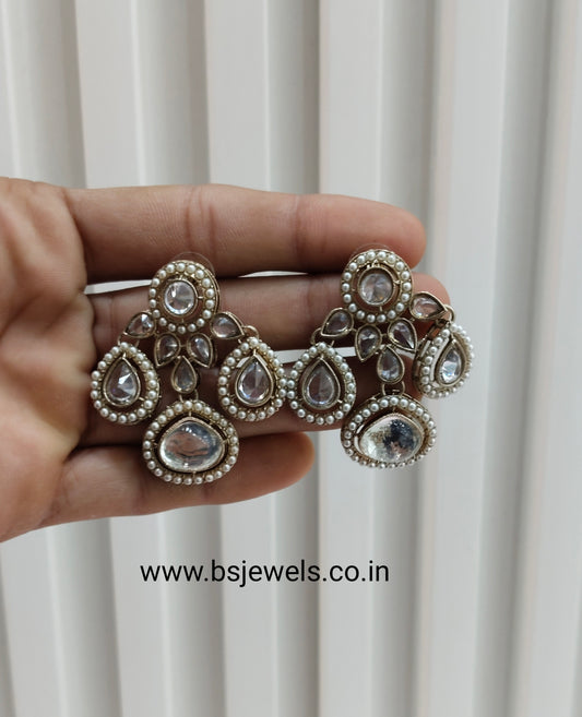 White Antique Gold Bollywood Earrings Global Set