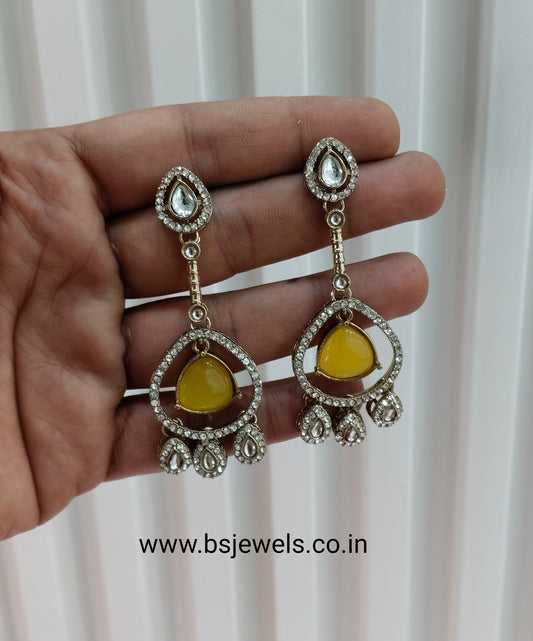 Yellow Antique Gold Omna Earrings Set