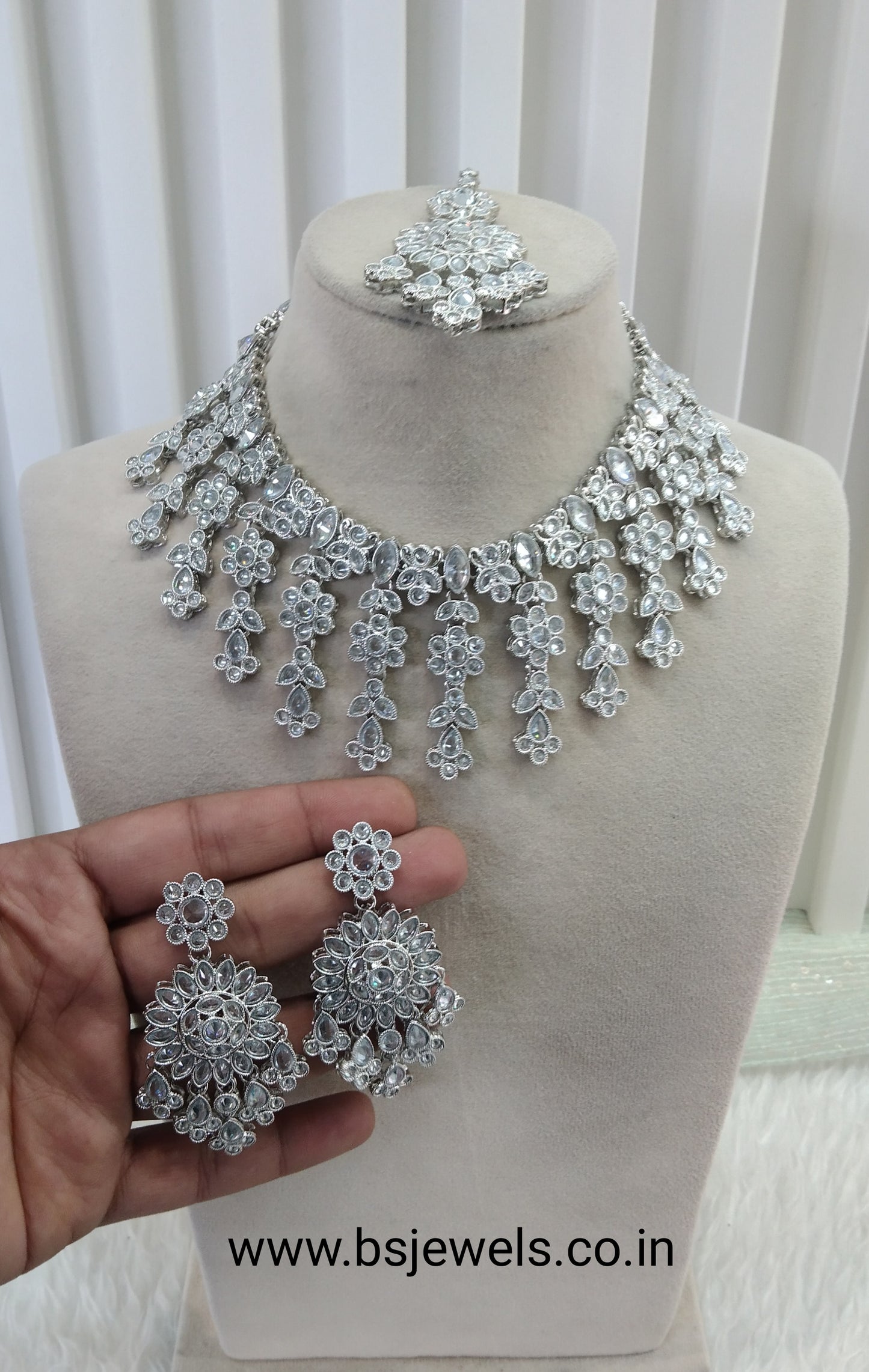 Silver White Champagne Stone Necklace Jewellery Jagat Set