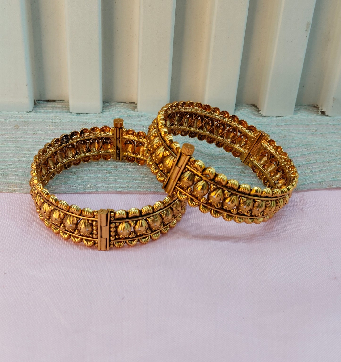 2.6 Size bangles jewelry /Traditional bollywood jewelry/ Screw Gold bangles