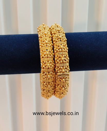 2.6 Size bangles jewelry /Traditional bollywood jewelry/Screw Gold bangles