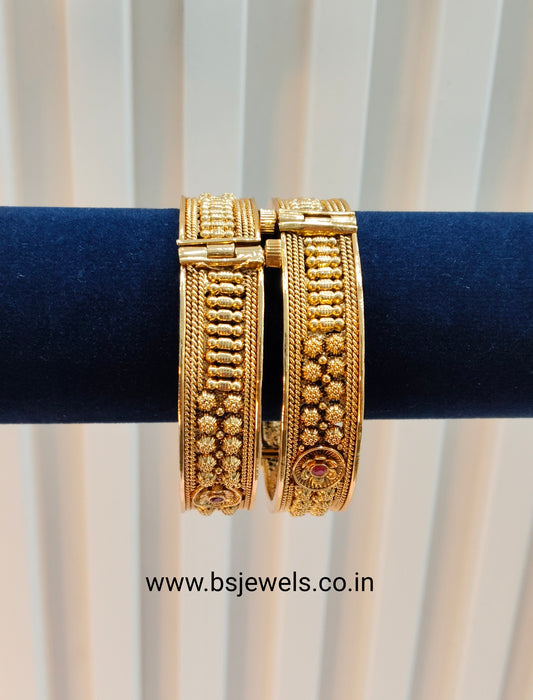2.6 Size bangles jewelry /Traditional bollywood jewelry/Ruby Screw Gold bangles