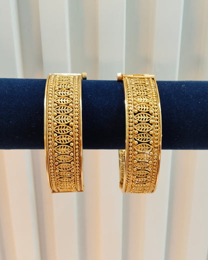 2.8 Size bangles jewelry /Traditional bollywood jewelry/Screw Gold bangles