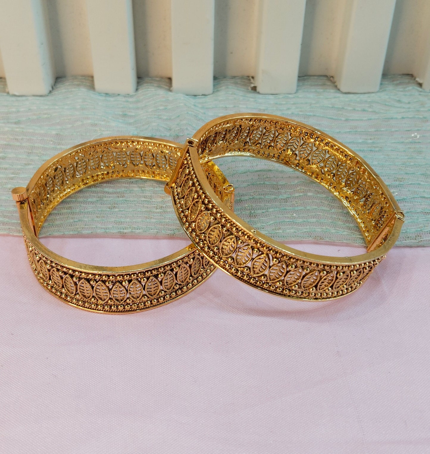 2.8 Size bangles jewelry /Traditional bollywood jewelry/Screw Gold bangles