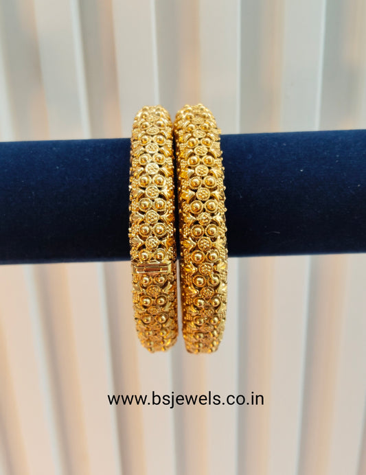 2.8 Size bangles jewelry /Traditional bollywood jewelry/ Gold bangles
