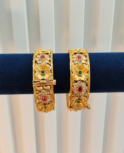 2.4 Size bangles jewelry /Traditional bollywood jewelry/Ruby Green Screw Gold bangles