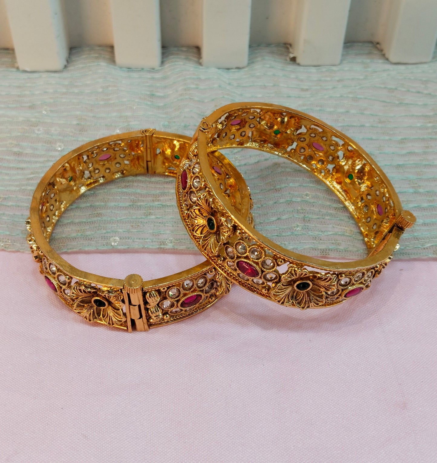 2.4 Size bangles jewelry /Traditional bollywood jewelry/Ruby Green Screw Gold bangles