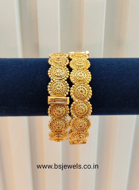2.4 Size bangles jewelry /Traditional bollywood jewelry/ Screw Gold bangles