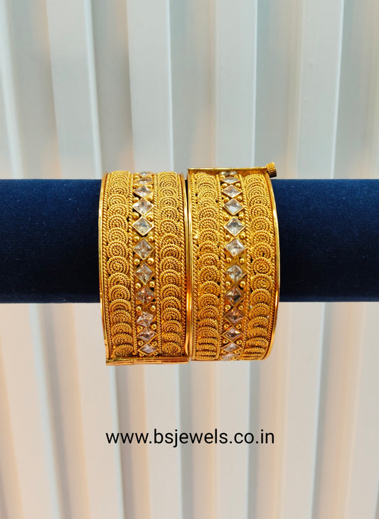 2.4 Size bangles jewelry /Traditional bollywood jewelry/Screw Gold bangles