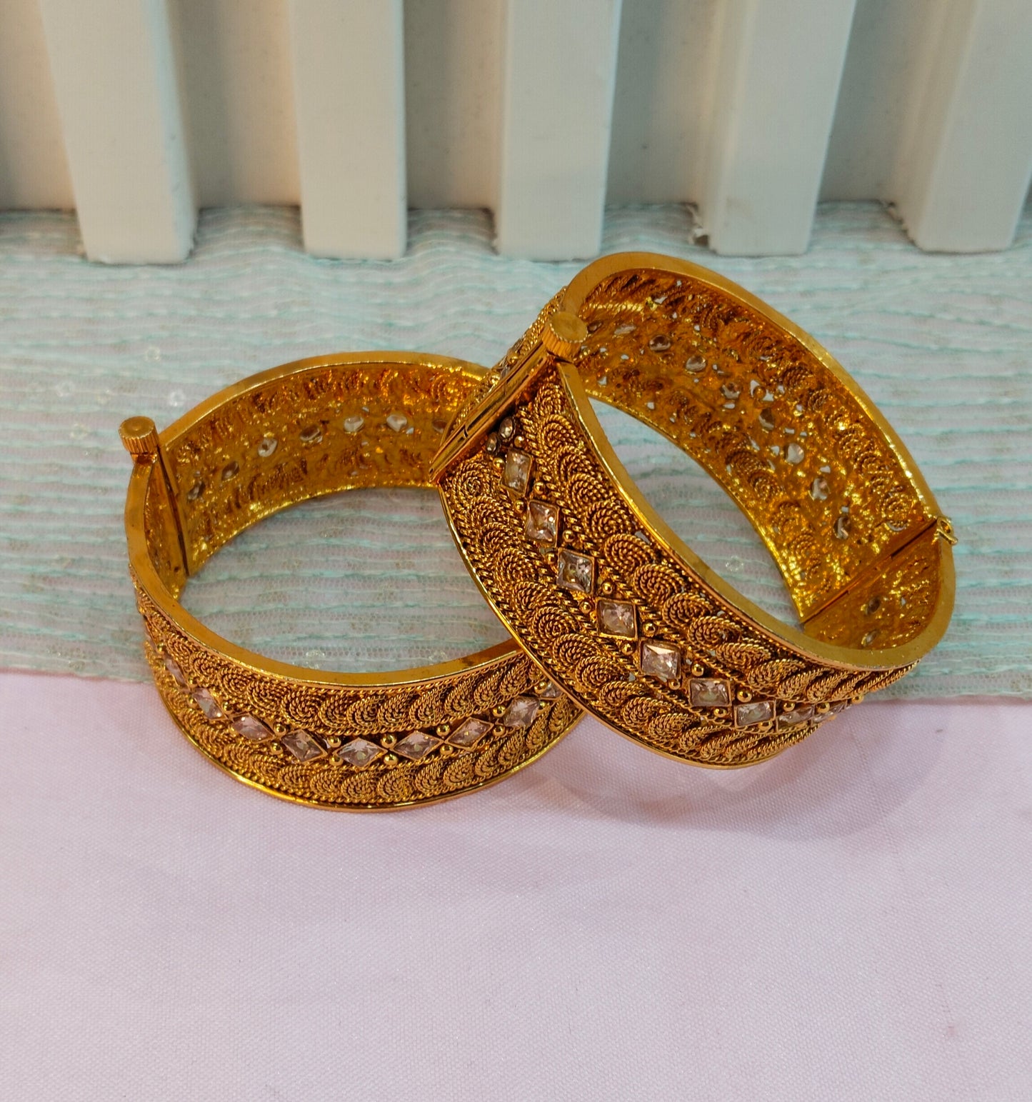 2.4 Size bangles jewelry /Traditional bollywood jewelry/Screw Gold bangles