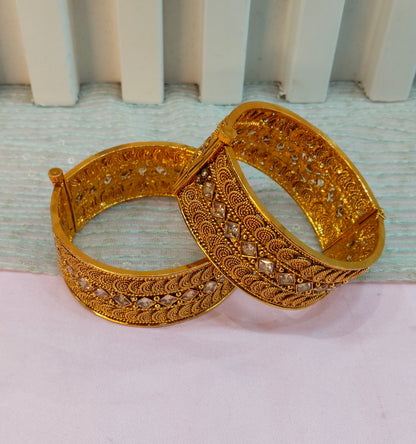 2.4 Size bangles jewelry /Traditional bollywood jewelry/Screw Gold bangles